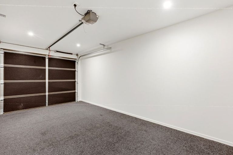 Photo of property in 4/19 Trias Road, Totara Vale, Auckland, 0629