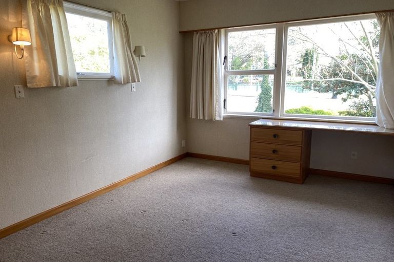 Photo of property in 12 Guthrie Road, Havelock North, 4130