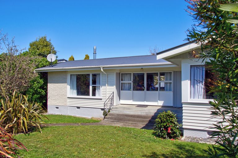 Photo of property in 33 Puriri Crescent, Lansdowne, Masterton, 5810