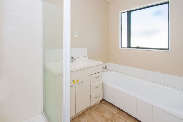 Photo of property in 3a Kohiwi Road, Manurewa, Auckland, 2102