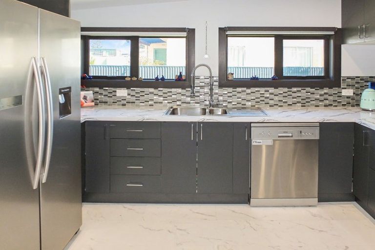 Photo of property in 55 Koputara Road, Himatangi Beach, Foxton, 4891