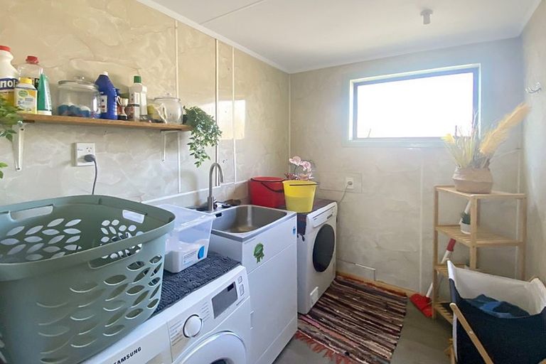 Photo of property in 15 Gibson Street, Aramoho, Whanganui, 4500