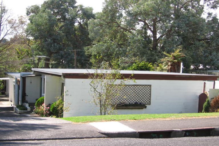 Photo of property in 39a Cliff View Drive, Green Bay, Auckland, 0604