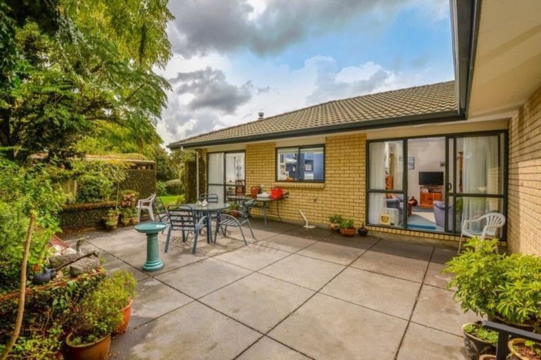 Photo of property in 2 Rosella Grove, Waimauku, 0812