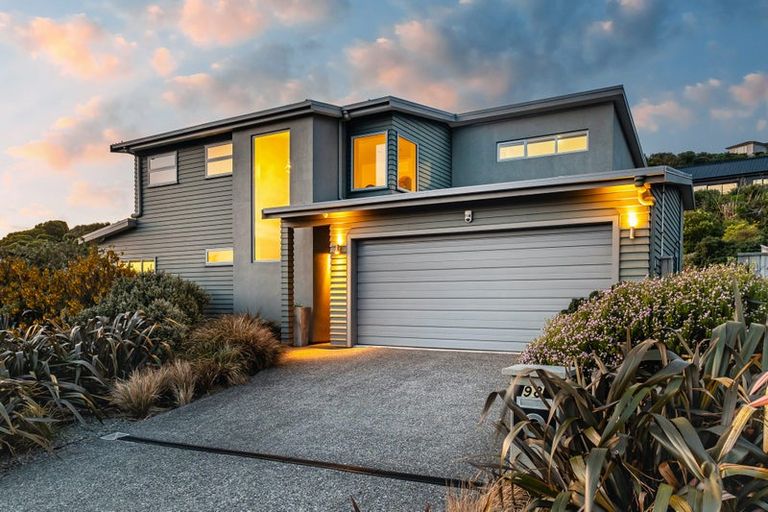 Photo of property in 98 Aotea Drive, Aotea, Porirua, 5024