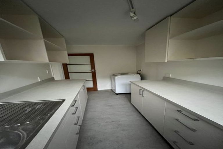 Photo of property in 64 Raroa Road, Kelburn, Wellington, 6012