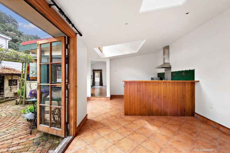 Photo of property in 7 Poplar Grove, Thorndon, Wellington, 6011