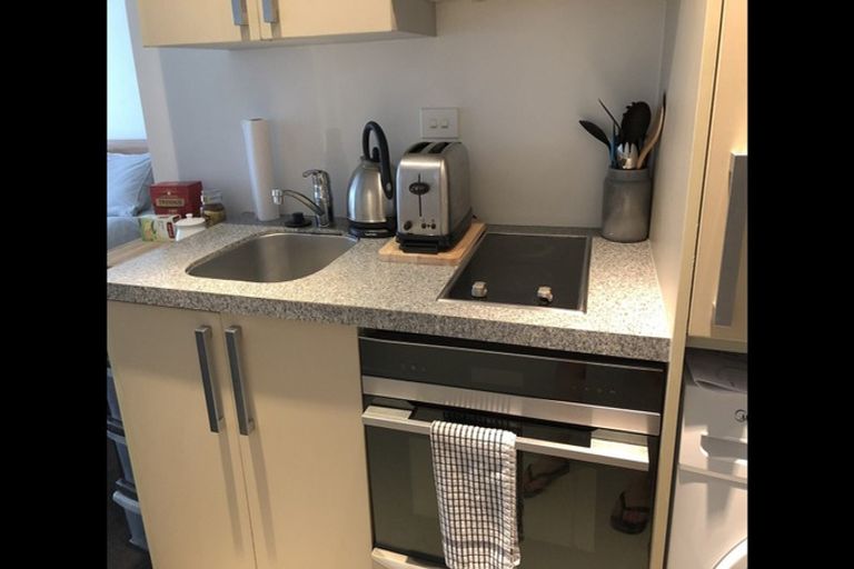 Photo of property in Dual Apartments, 108/142 Vivian Street, Te Aro, Wellington, 6011