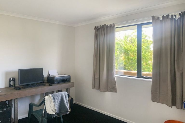 Photo of property in 15 Otanga Street, Dannevirke, 4930