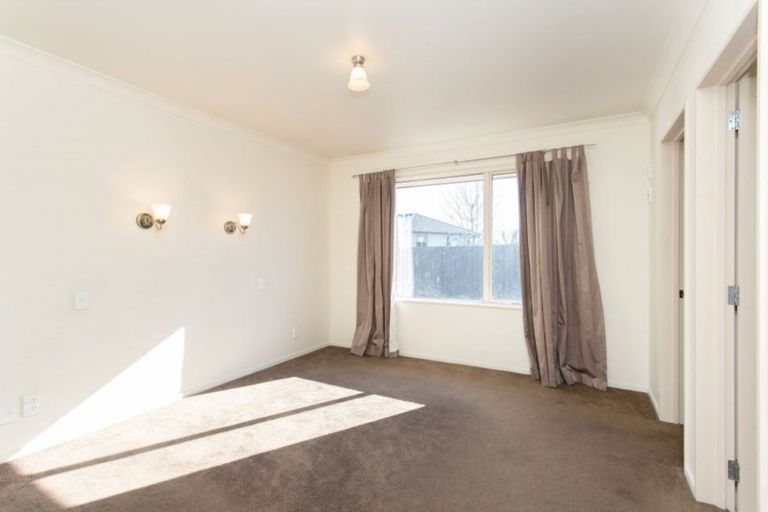 Photo of property in 28 Landy Street, Dallington, Christchurch, 8061