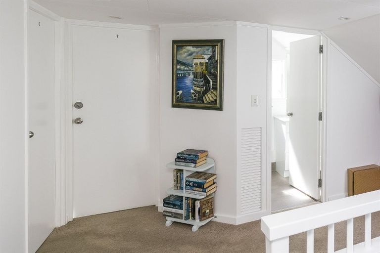 Photo of property in 75 Majoribanks Street, Mount Victoria, Wellington, 6011