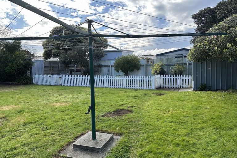Photo of property in 38 Norfolk Crescent, Otaki Beach, Otaki, 5512
