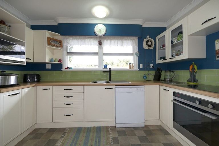 Photo of property in 24 Golding Road, Taradale, Napier, 4112