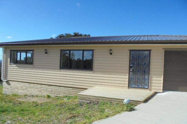 Photo of property in 300 Sturges Road, Henderson Valley, Auckland, 0612