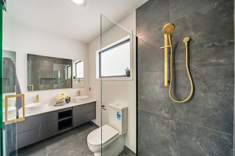 Photo of property in 47b Heretaunga Square, Silverstream, Upper Hutt, 5019