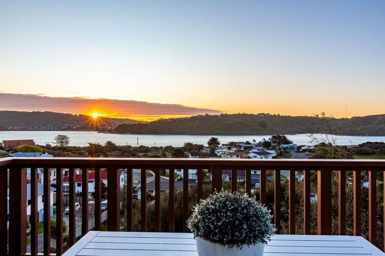 Photo of property in 19 Kinloch Place, Papakowhai, Porirua, 5024