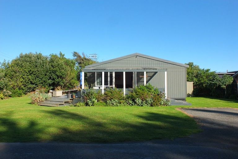 Photo of property in 22 Holben Parade, Foxton Beach, Foxton, 4815