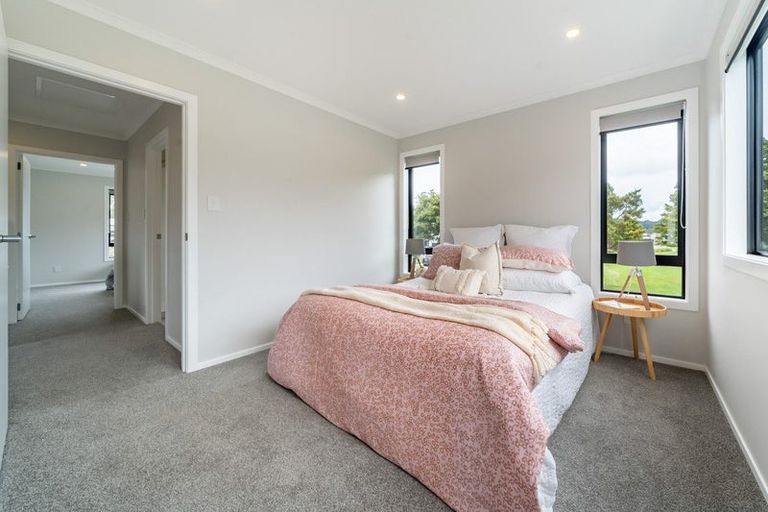 Photo of property in 84 Mawai Hakona Drive, Wallaceville, Upper Hutt, 5018