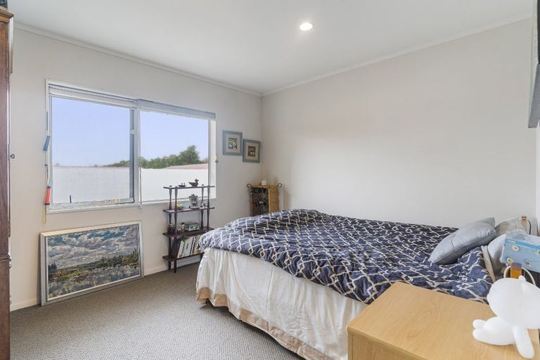 Photo of property in 98 Collingwood Road, Waiuku, 2123
