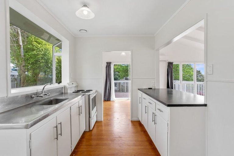 Photo of property in 17 Keegan Drive, Massey, Auckland, 0614