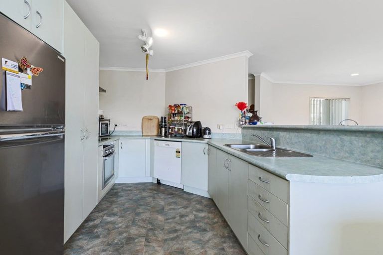 Photo of property in 12 Dowman Place, Te Puke, 3119