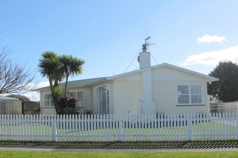 Photo of property in 14 Arran Street, Levin, 5510