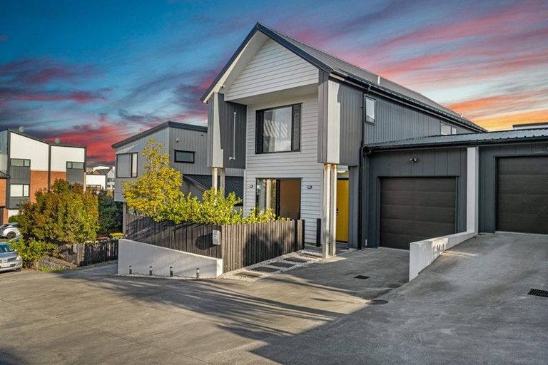 Photo of property in 43 Westgate Drive, Westgate, Auckland, 0614