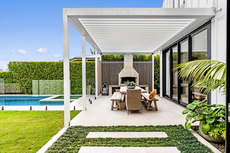 Photo of property in 71a Ngataringa Road, Devonport, Auckland, 0624