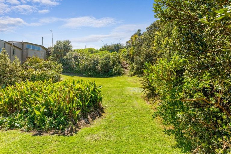 Photo of property in 41 Waitea Road, Muriwai, 0881