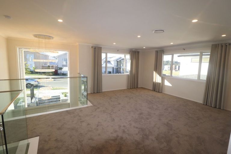 Photo of property in 36 Mettam Drive, Swanson, Auckland, 0614