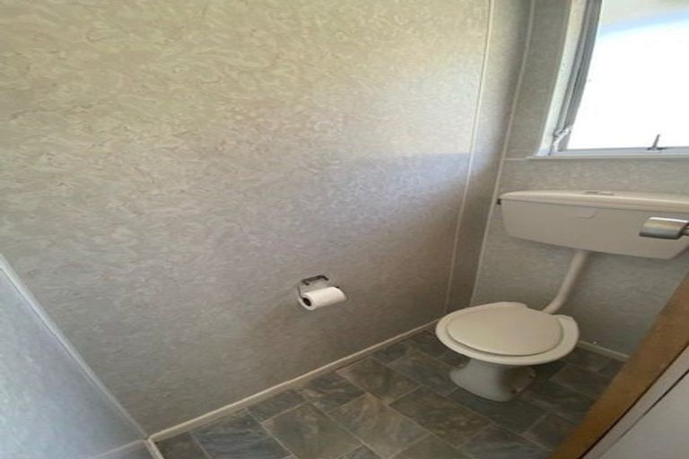 Photo of property in 3b Peckham Grove, Tawa, Wellington, 5028