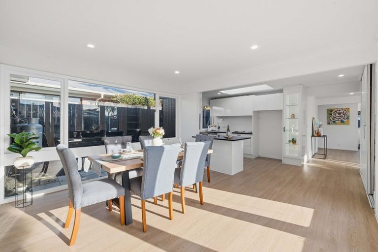 Photo of property in 21 Lawrence Crescent, Hillpark, Auckland, 2102