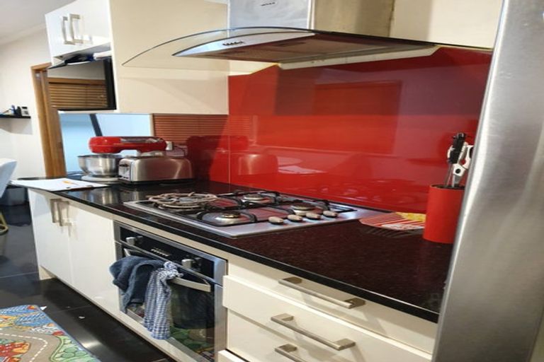 Photo of property in 22a Hilling Street, Titirangi, Auckland, 0604