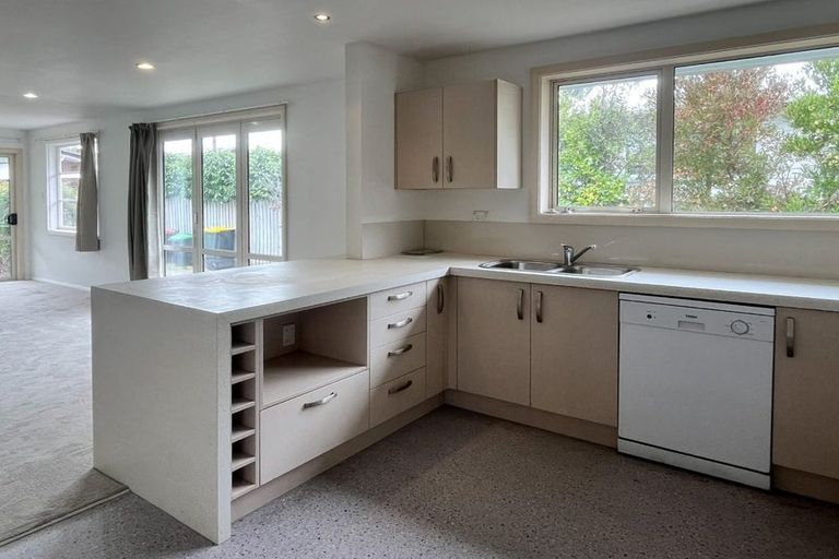 Photo of property in 11 Van Asch Street, Sumner, Christchurch, 8081