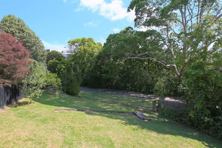 Photo of property in 124 Flanshaw Road, Te Atatu South, Auckland, 0610