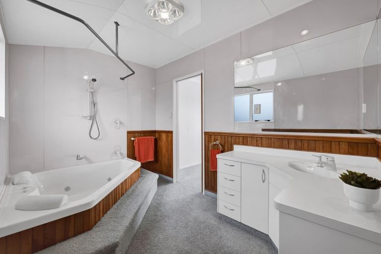 Photo of property in 29 Whakapaki Street, Urenui, 4375