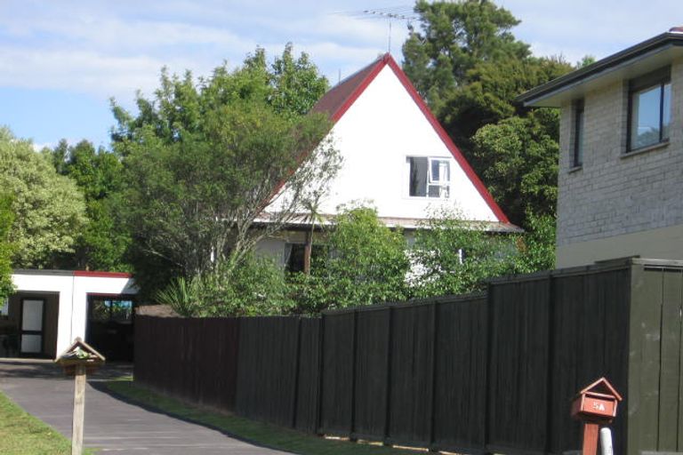 Photo of property in 2/5 Palliser Lane, Browns Bay, Auckland, 0630