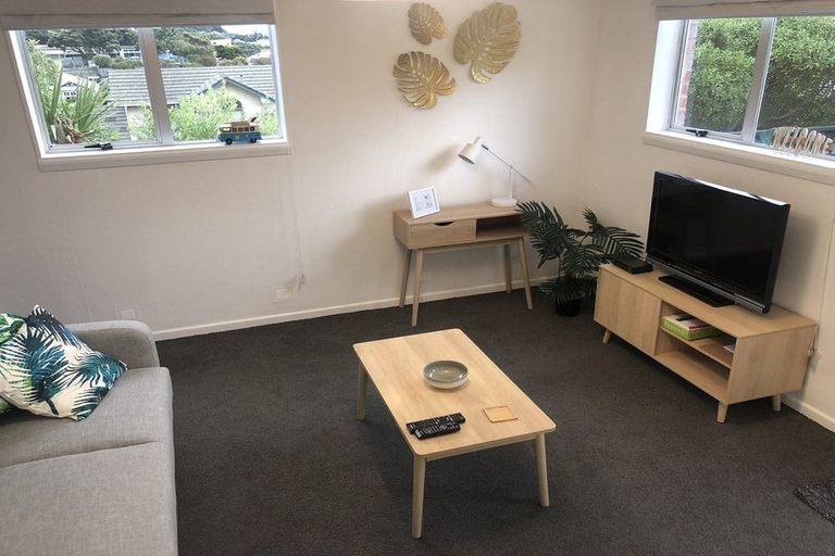 Photo of property in 70 Melbourne Road, Island Bay, Wellington, 6023