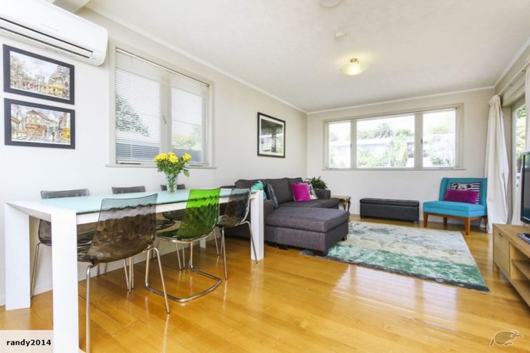 Photo of property in 12 Lucinda Place, Glen Eden, Auckland, 0602