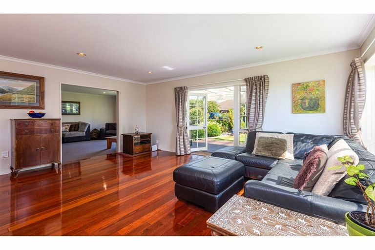 Photo of property in 12 Chilwell Place, Halswell, Christchurch, 8025