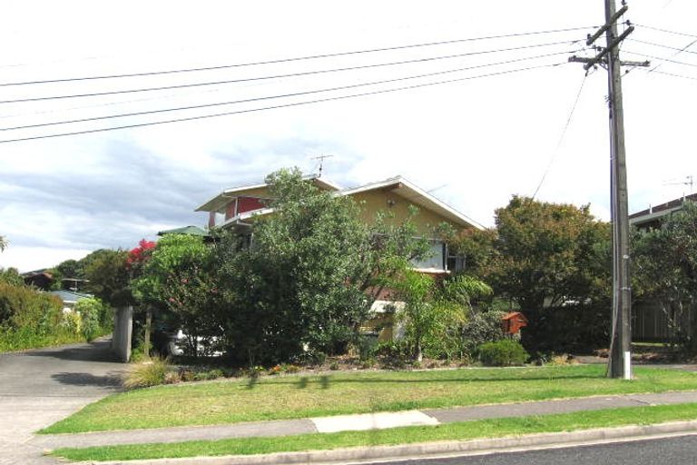 Photo of property in 2/8 Waiau Street, Torbay, Auckland, 0630