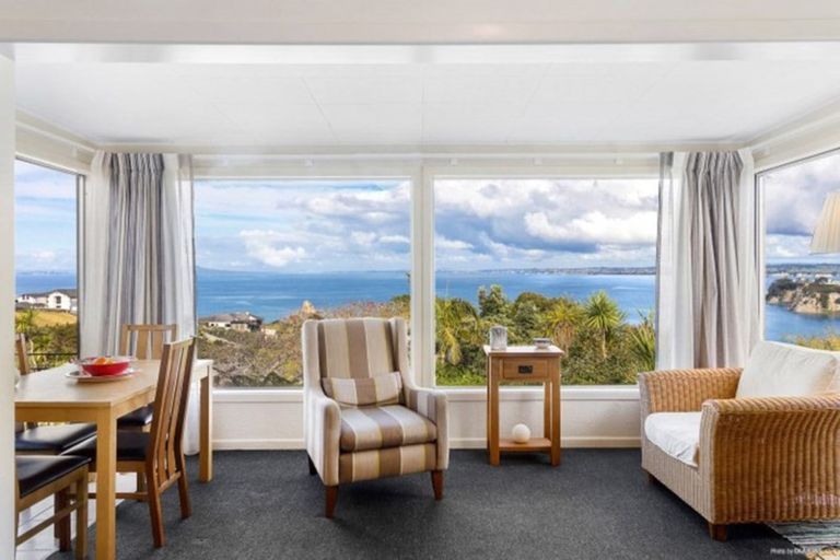 Photo of property in 99 Roberts Road, Matakatia, Whangaparaoa, 0930