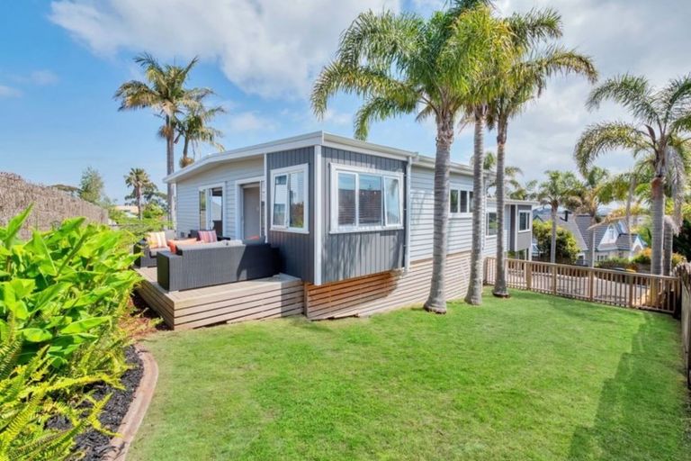 Photo of property in 9 Manu Place, Pinehill, Auckland, 0632