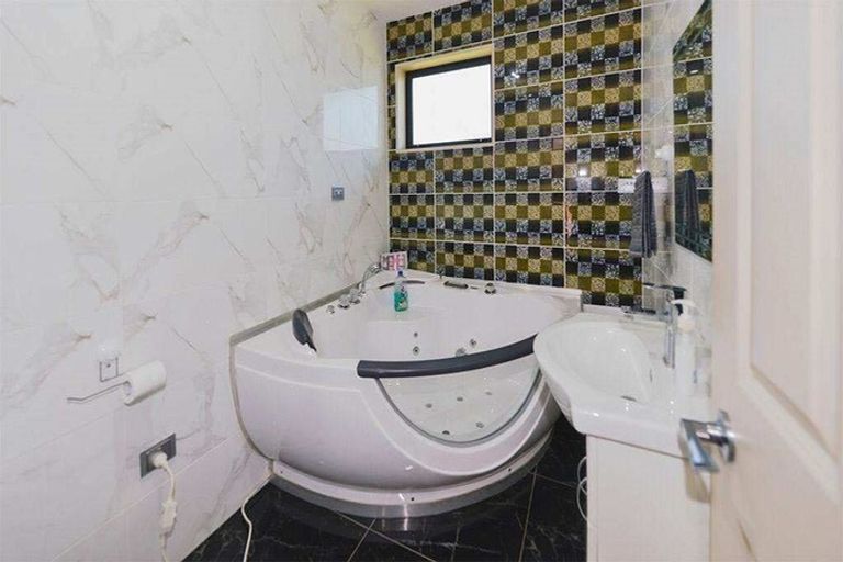 Photo of property in 73 Weymouth Road, Manurewa, Auckland, 2102