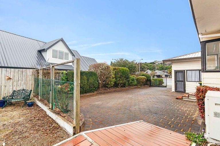 Photo of property in 10 Gemini Place, Kawaha Point, Rotorua, 3010