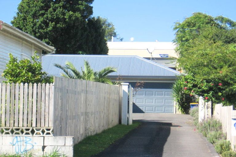 Photo of property in 59a Brandon Road, Glen Eden, Auckland, 0602