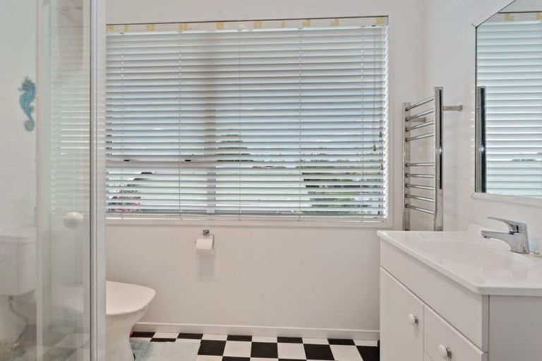 Photo of property in 14 Brogar Place, Casebrook, Christchurch, 8051