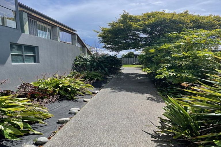 Photo of property in 124 Major Hornbrook Road, Mount Pleasant, Christchurch, 8081