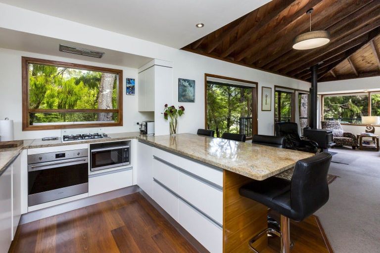 Photo of property in 24 Freemans Way, Pinehaven, Upper Hutt, 5019