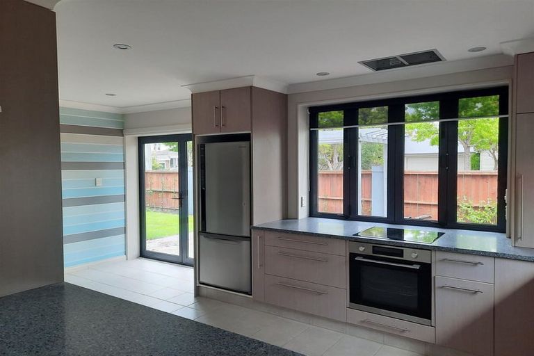 Photo of property in 21 Scotston Avenue, St Albans, Christchurch, 8052